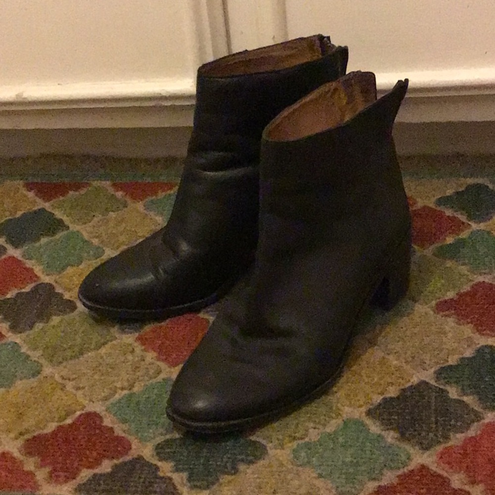 Madewell black leather booties